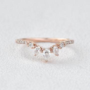 0.40CTW Round Brilliant & Pear Cut Curved Vintage Style Wedding Band