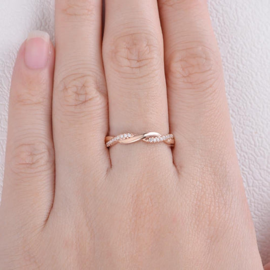 0.25CTW Round Brilliant Cut Infinity Shank Unique Wedding Band